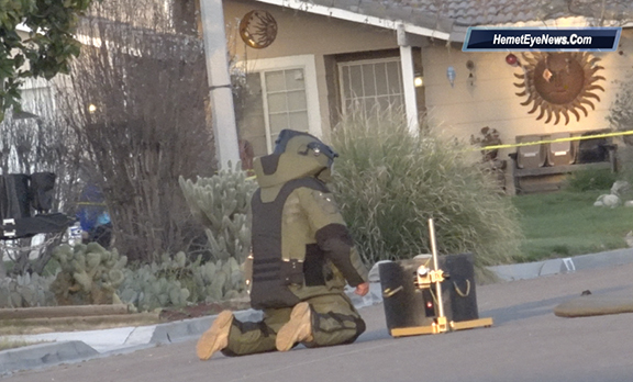 Bomb scare in Hemet evacuates residents out of  - Cover Image